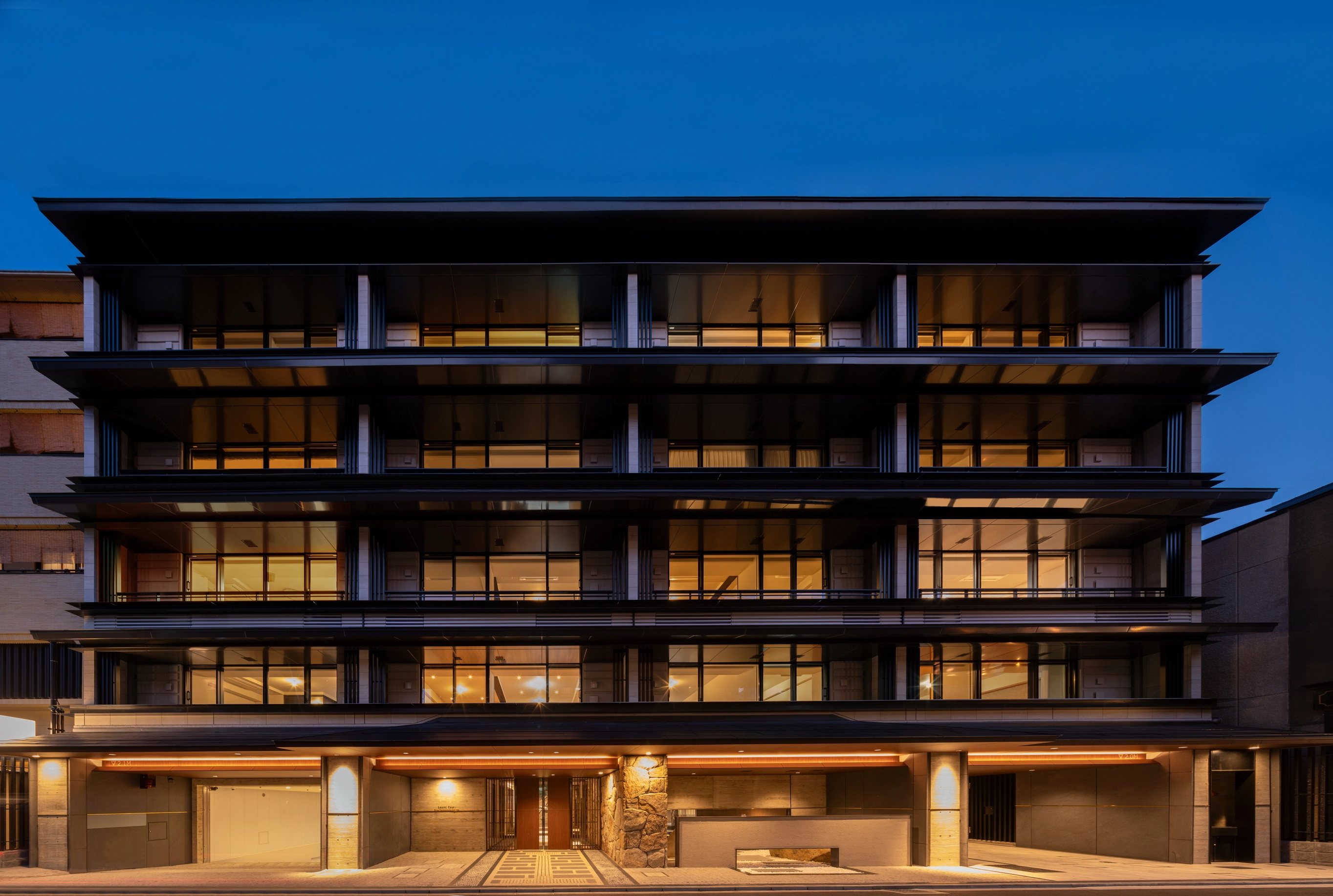 ローレルコート柳馬場六角