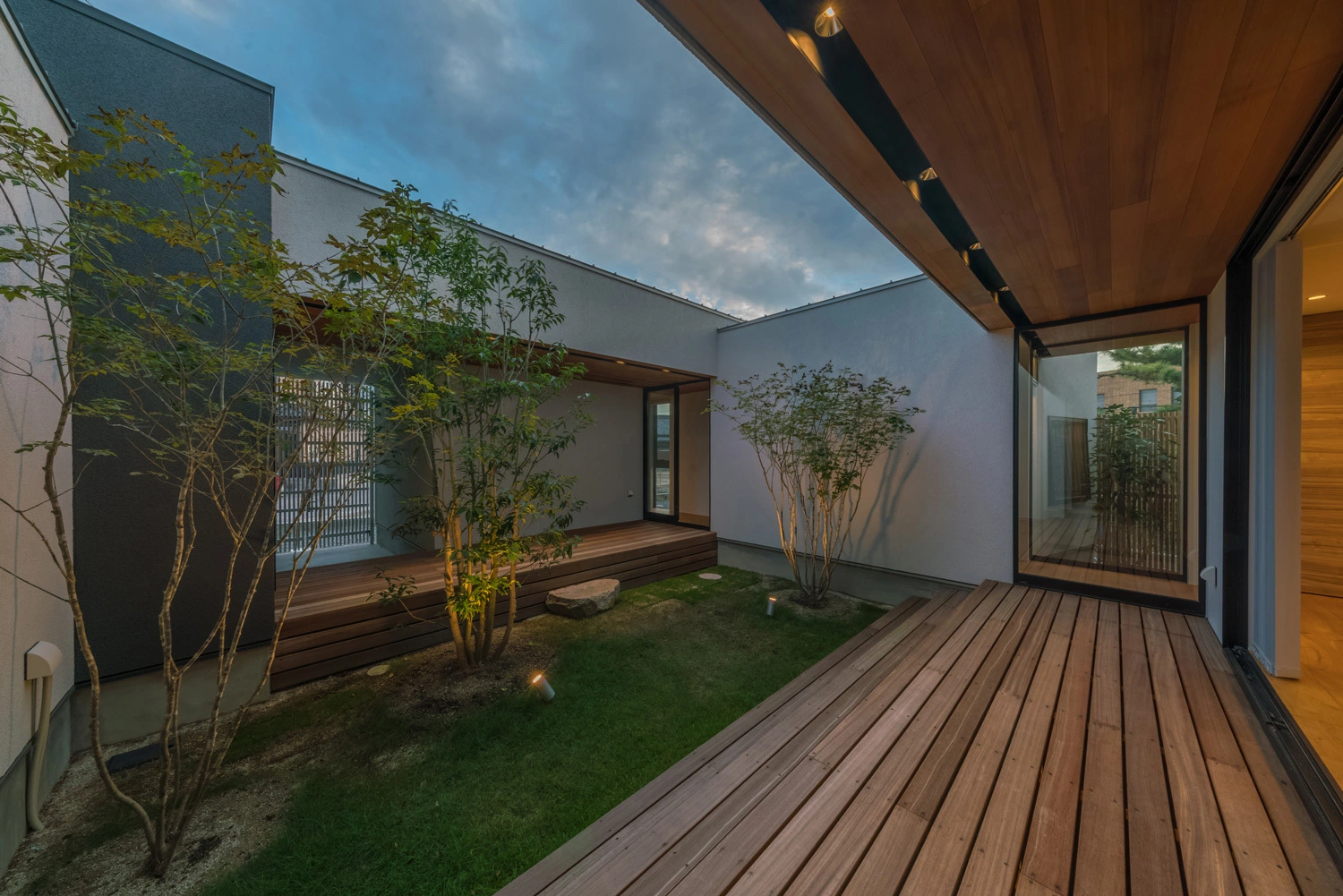 住宅の内外がゆるやかに繋がる住空間のデザイン