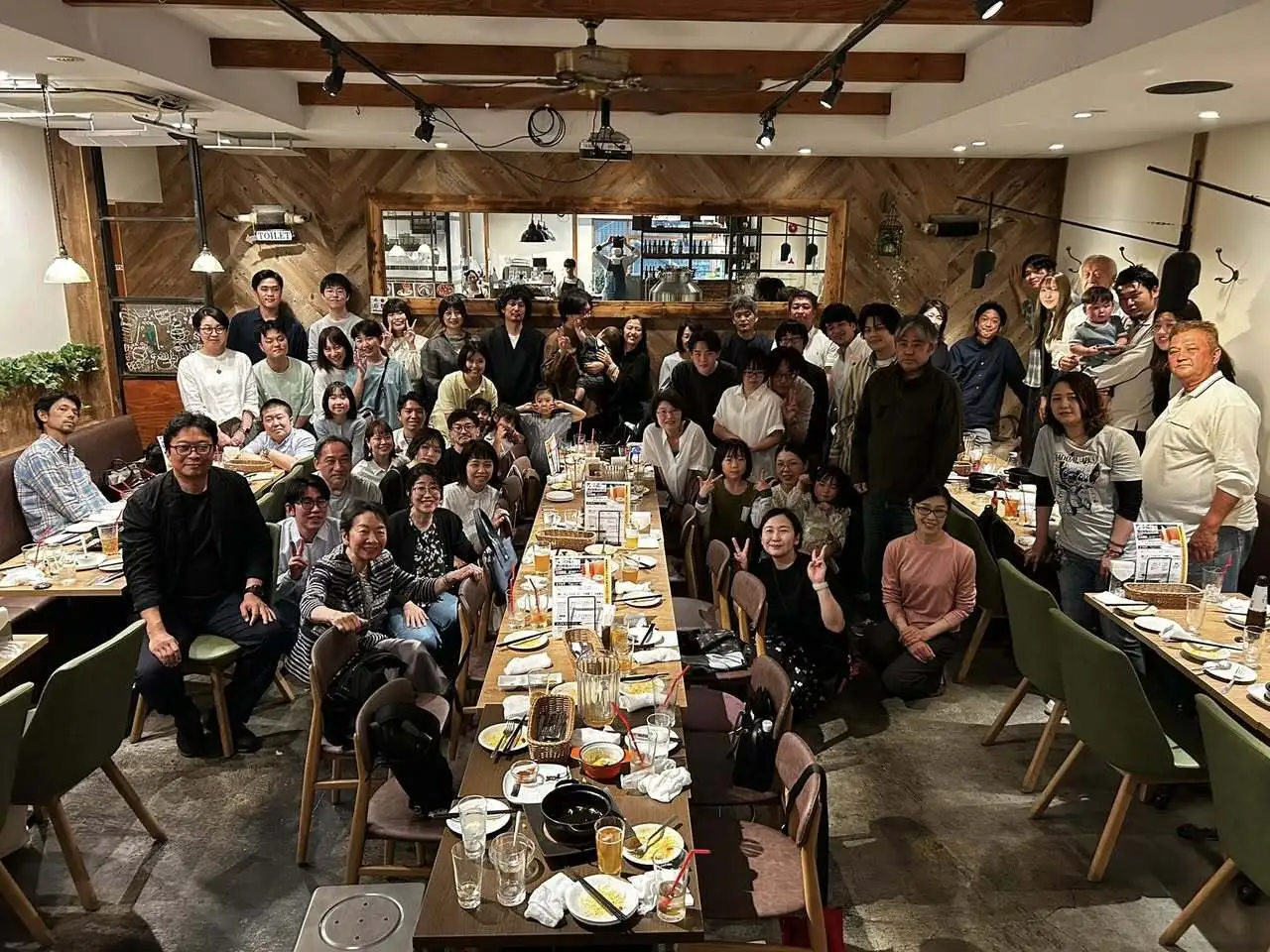 社員とその家族を大切にという考え方のもと、年に１回の家族会を開催しています