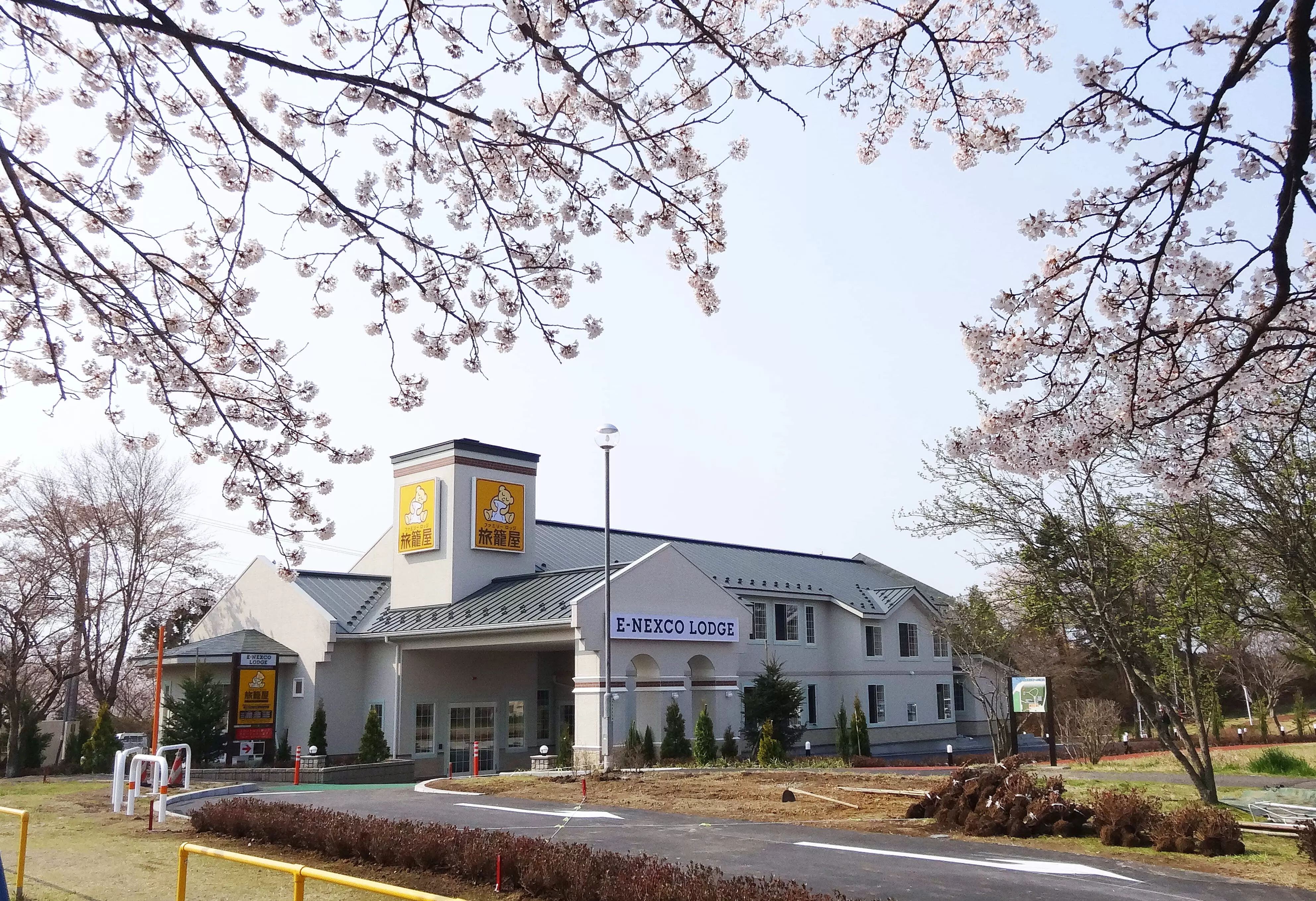宮城県のサービスエリア内に建設したホテルです