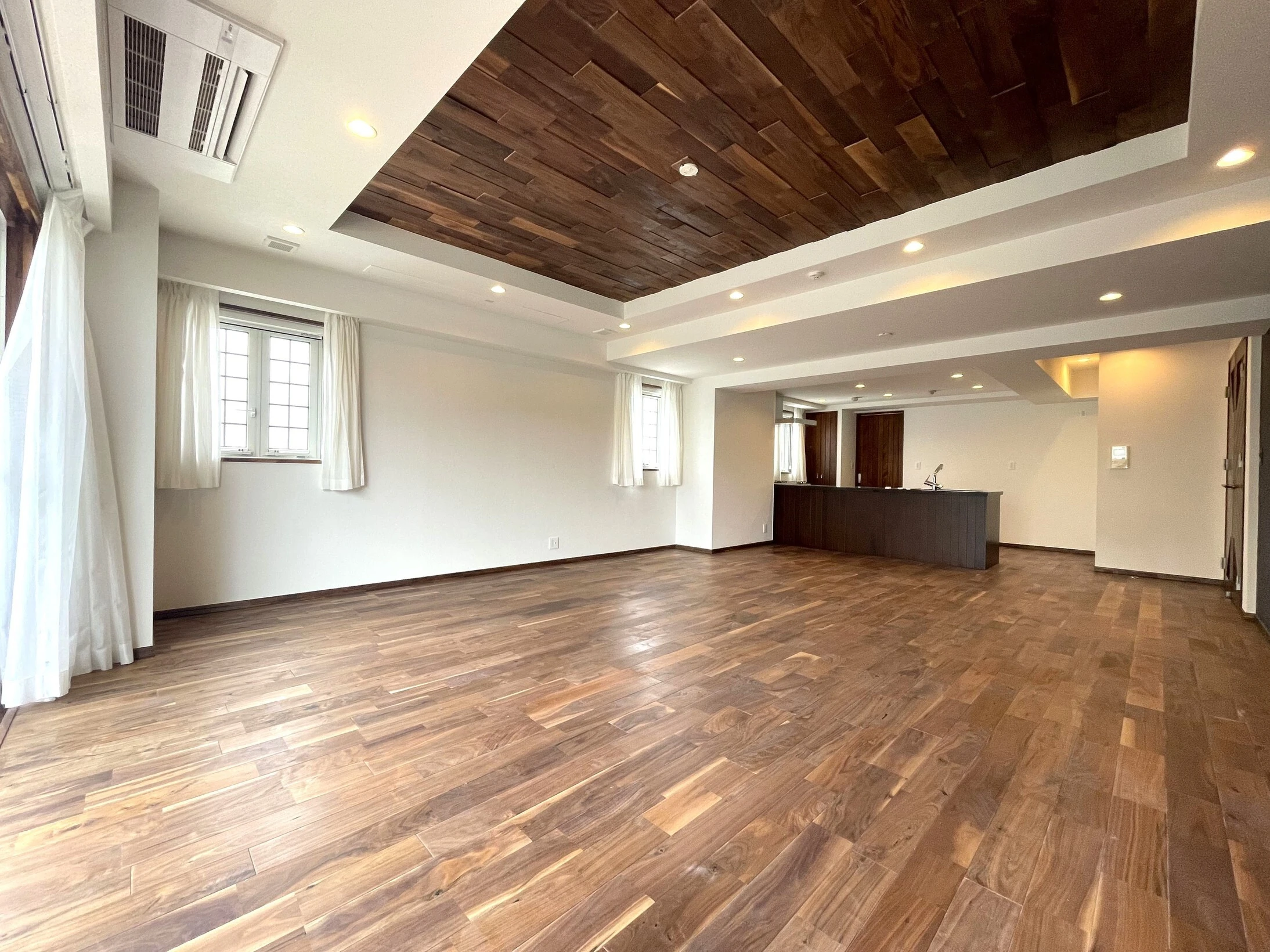 天然無垢材をふんだんに使用した内装設計です。