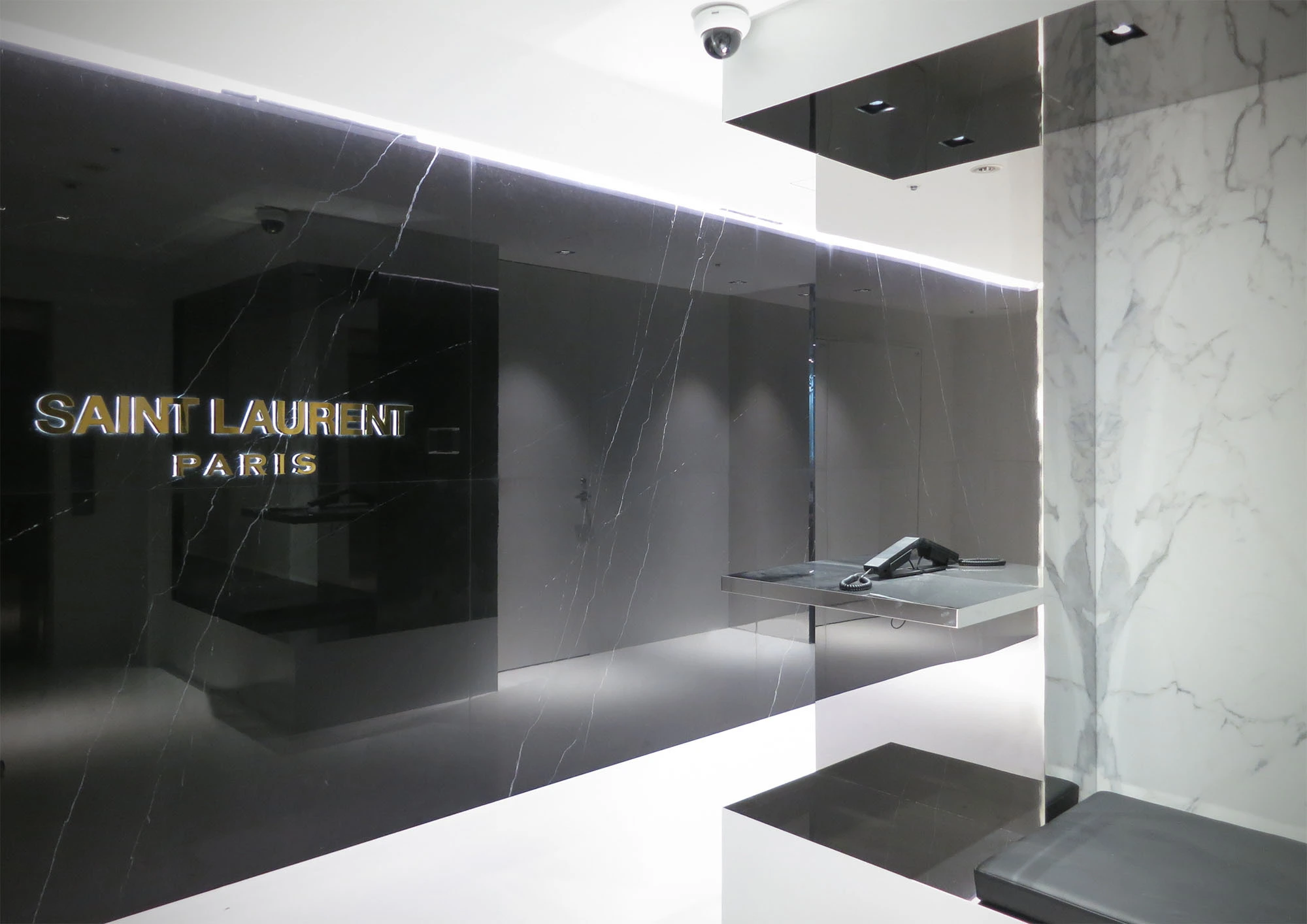 SAINT LAURENT 日本本社 | オフィス設計事例