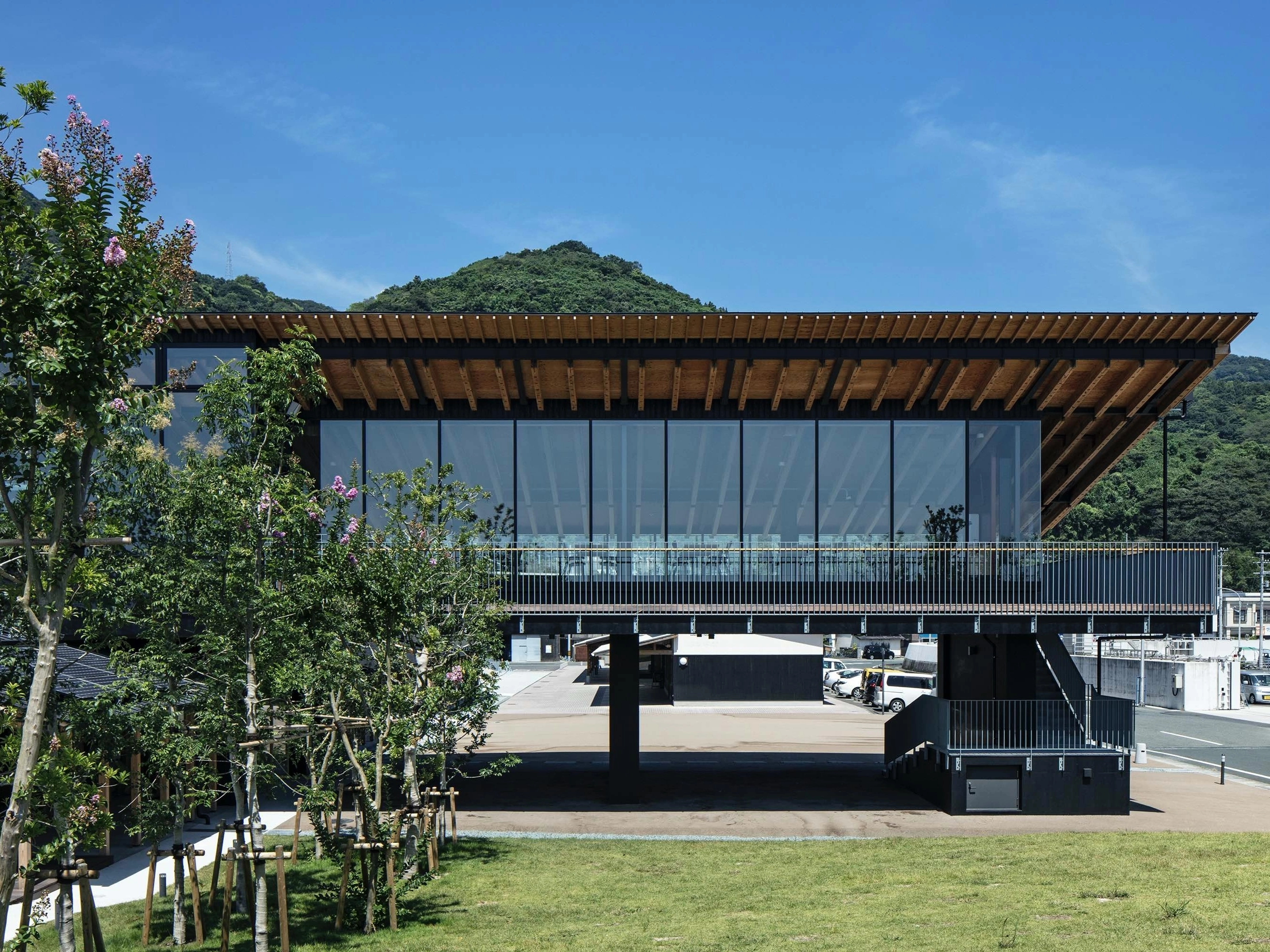 【佐田岬はなはな】愛媛県宇和海に面した道の駅