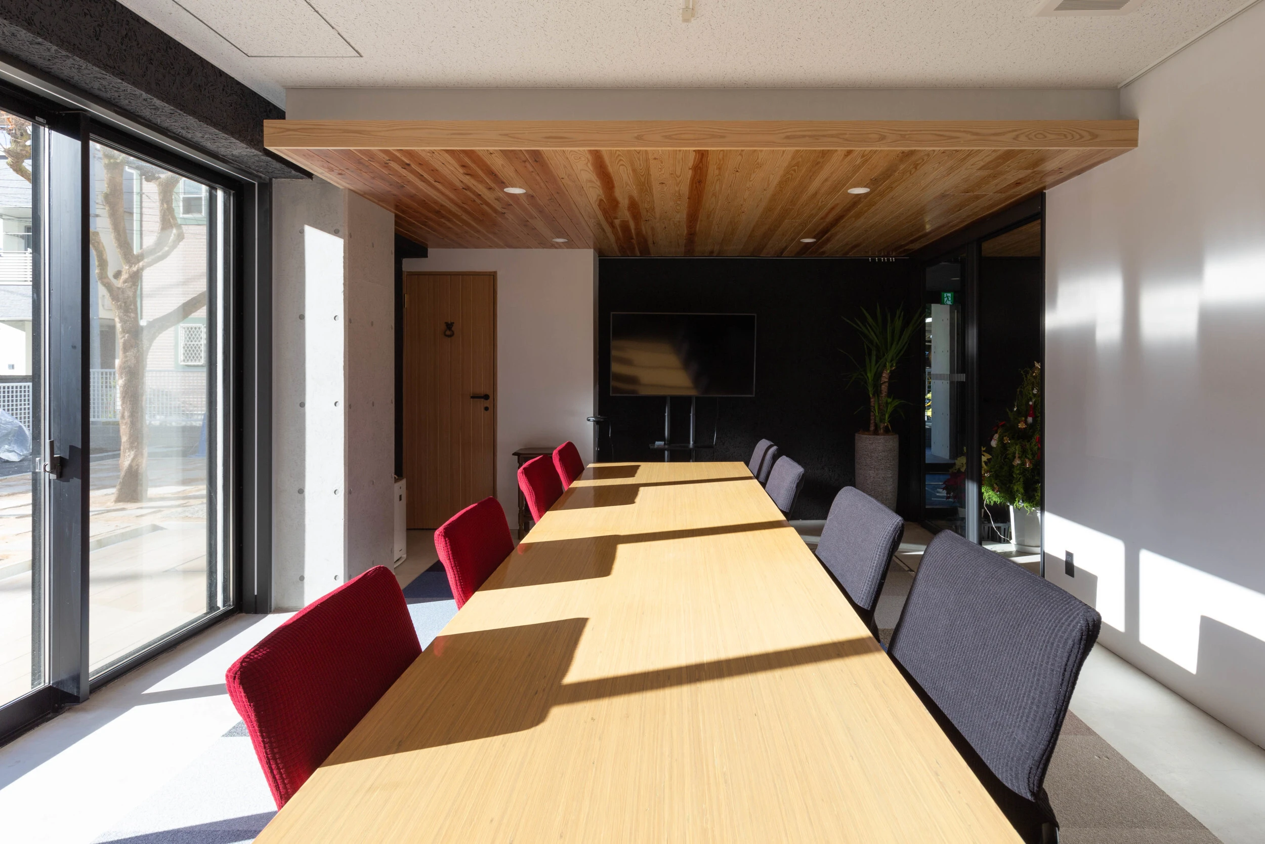 会議室兼ギャラリーです。