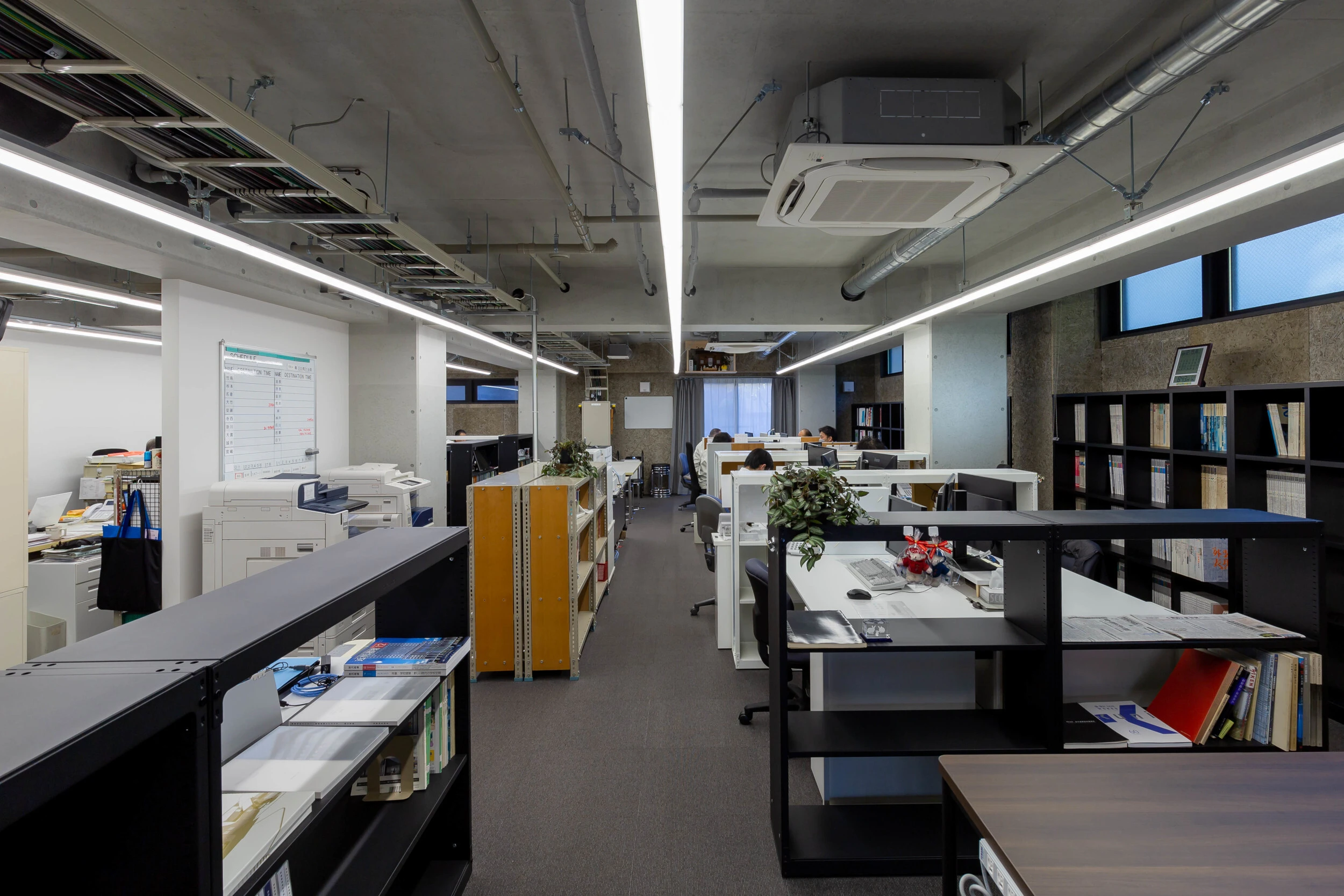 事務所内です。