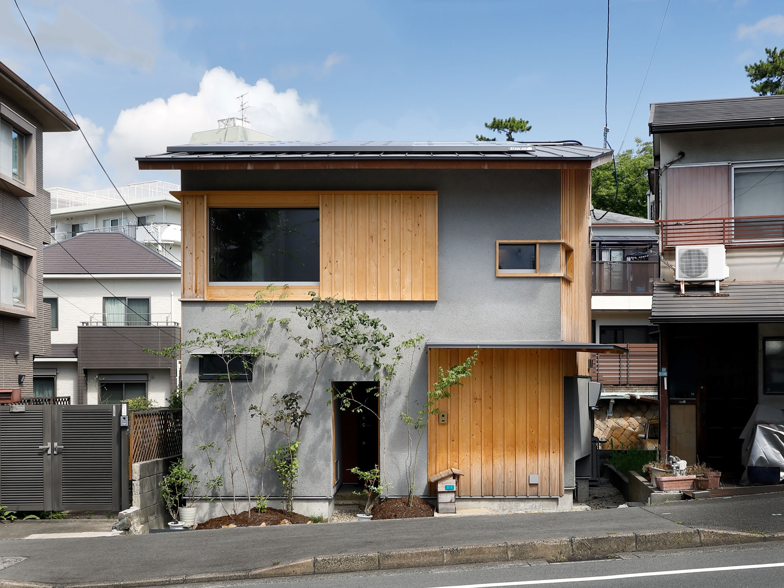 西宮市松風町に建つ【北夙川通りの家】デザインと性能を兼ね備えた一戸建て住宅