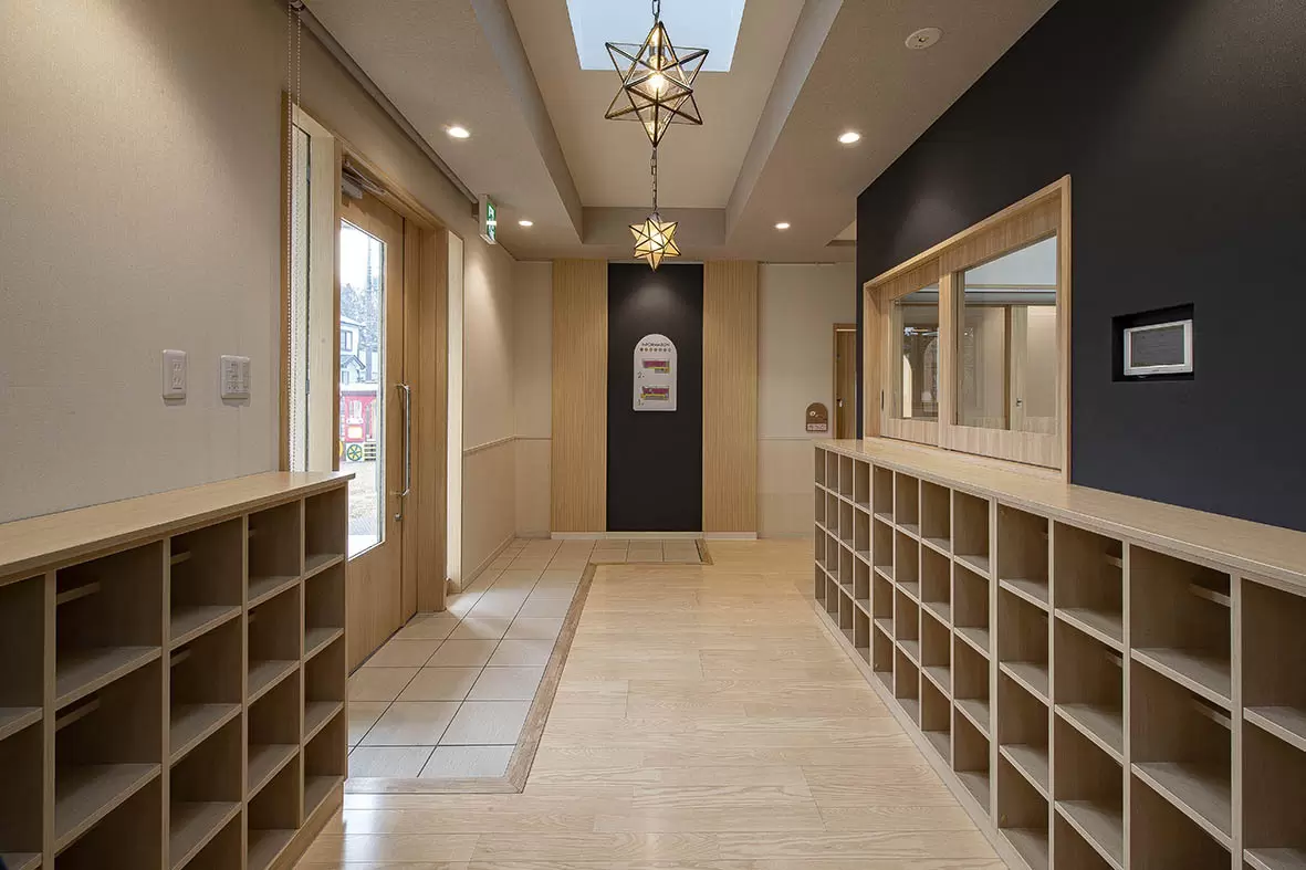 木崎たいよう保育園_エントランスホール