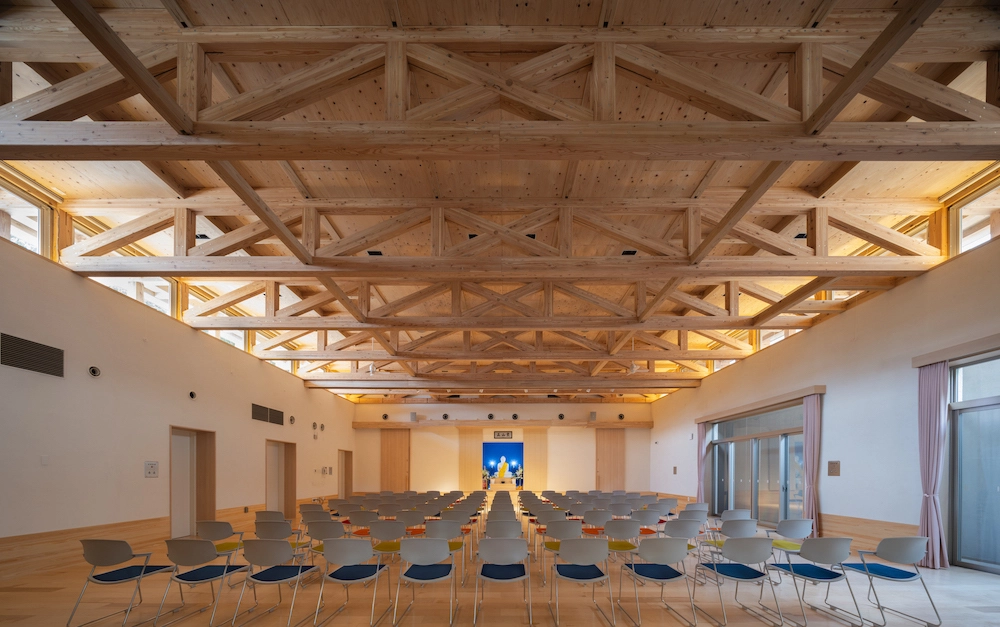 精華/東京都八王子市 RC造と木造のハイブリッド構造による、定員80名の障がい者支援施設