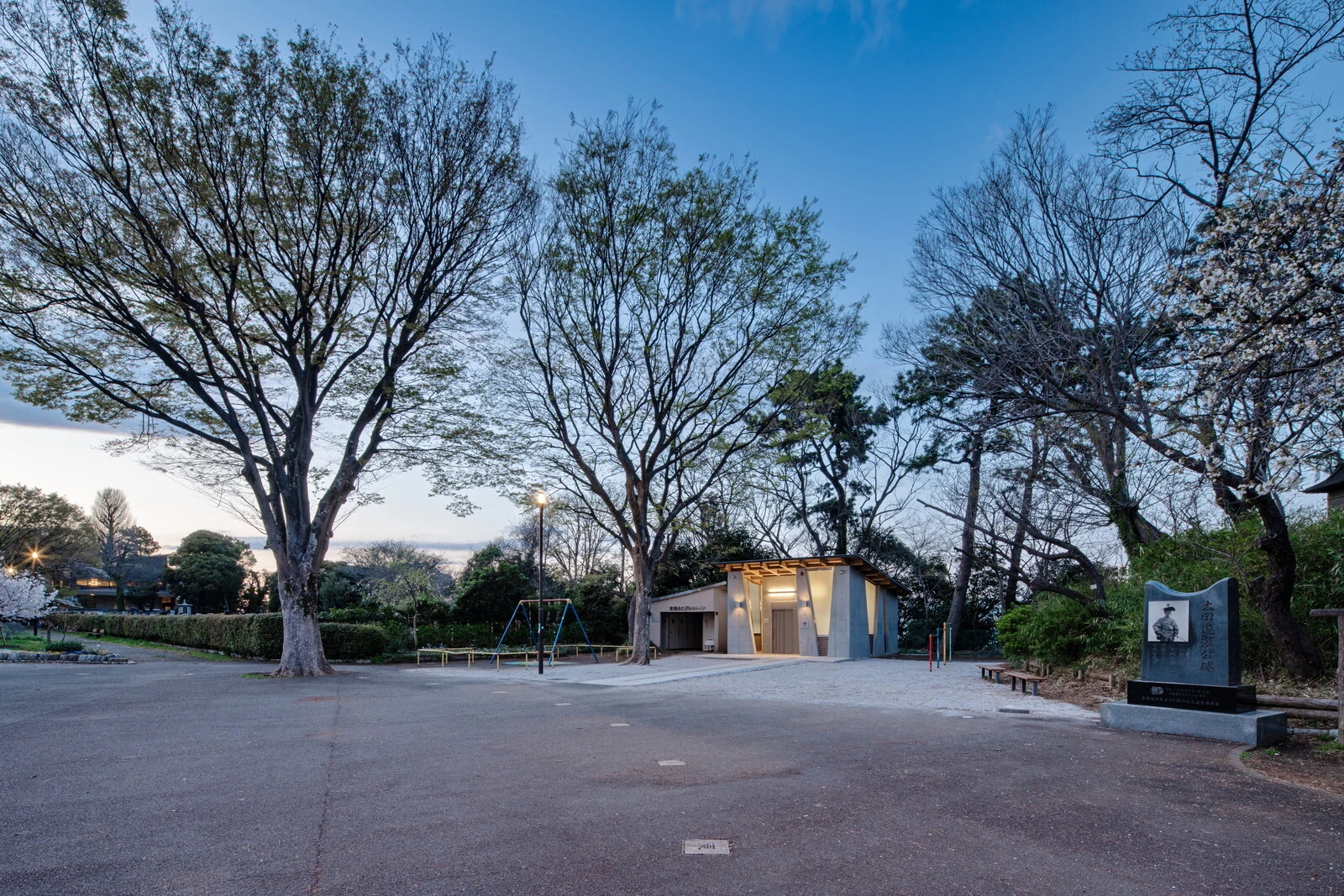 動物公園の公衆トイレ（官公庁）