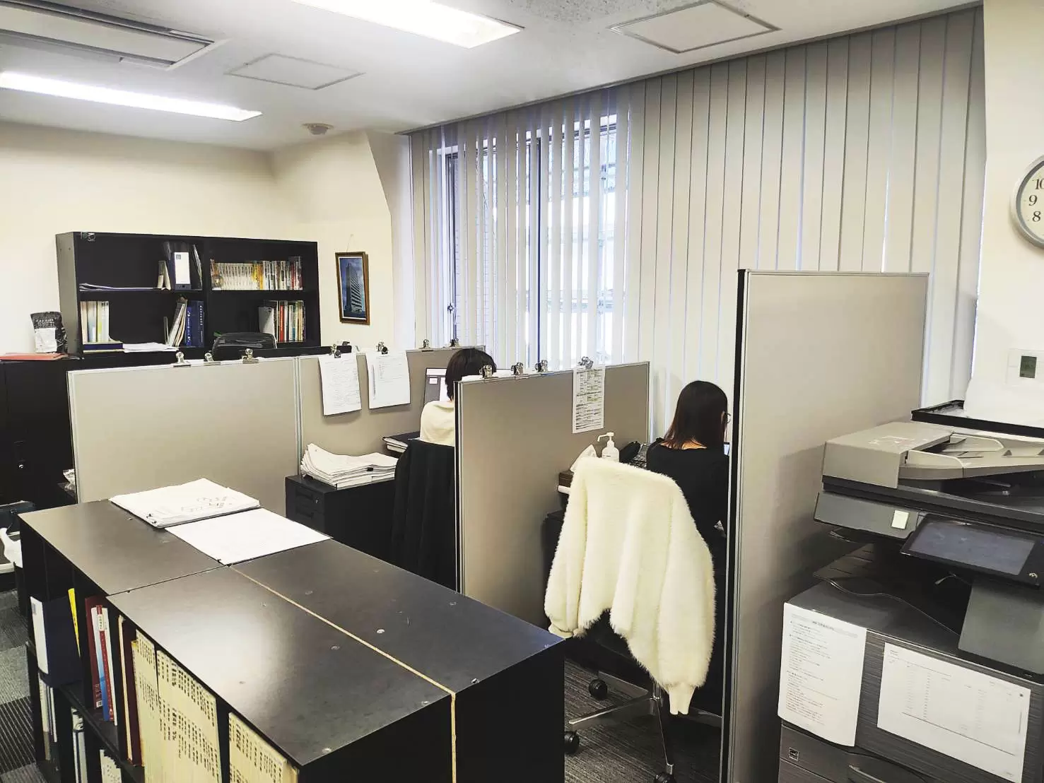 若いメンバーがバリバリ働いてます