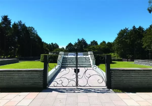 国立公園内に建設された墓苑の設計をしました。