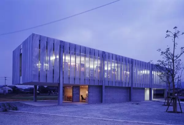 九州で計画した個人病院です。