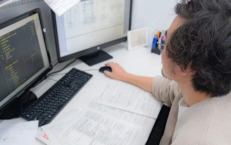 社内の仲間と支えあいながら多くの知見に触れ、吸収できる環境です。