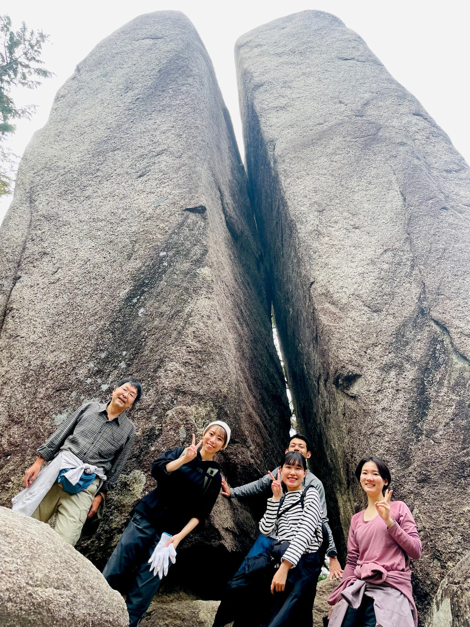 良い季節にはキャンプや山登り、バーベキューなども企画しています！自由参加ですが参加率高め^^