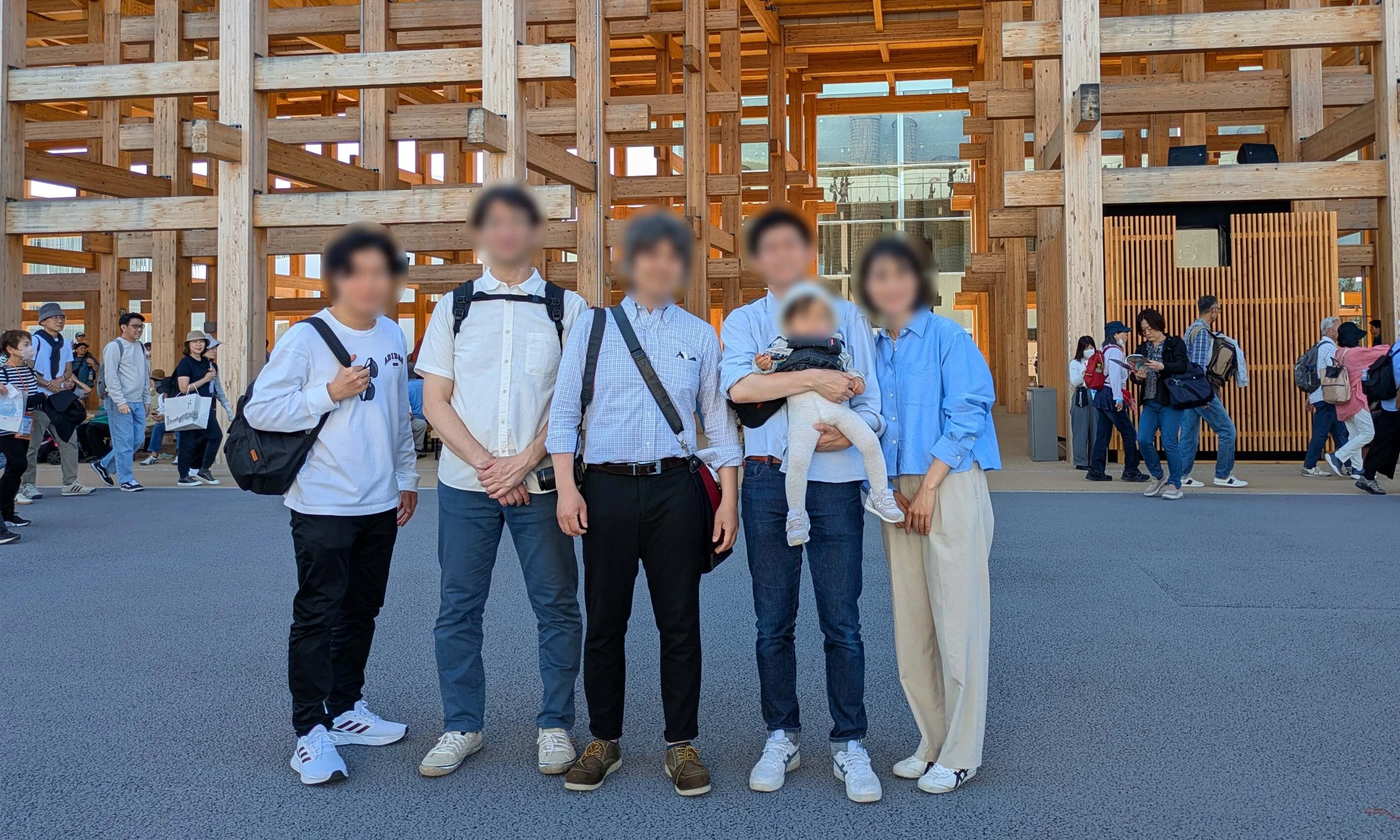 研修で所員全員で大阪万博へ行きました。若手＆パパママ活躍中です！