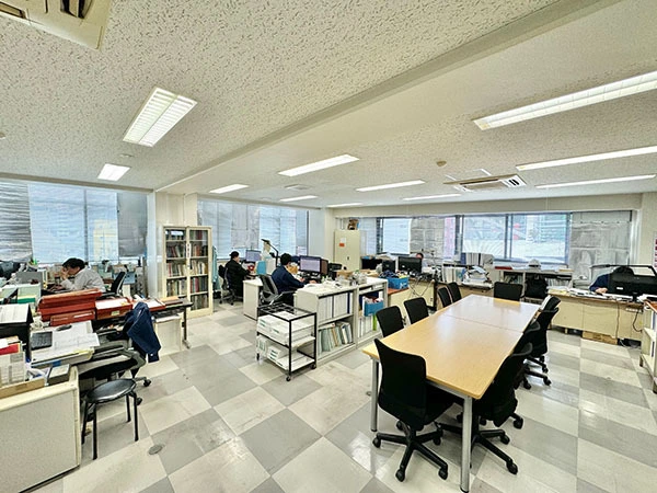 社内の様子。建築設計部は５Fです。