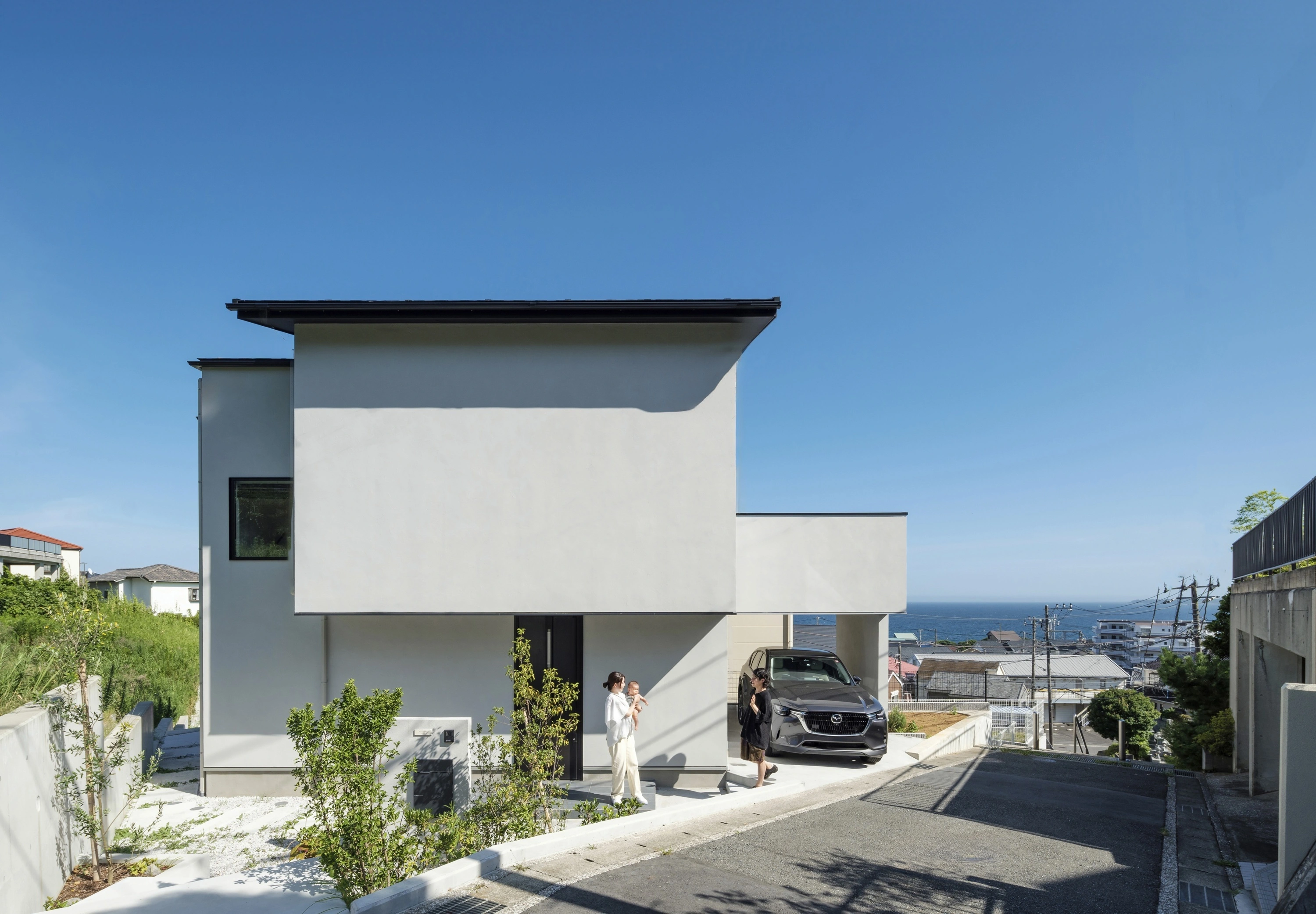 2階リビングから海を眺める家　施工事例