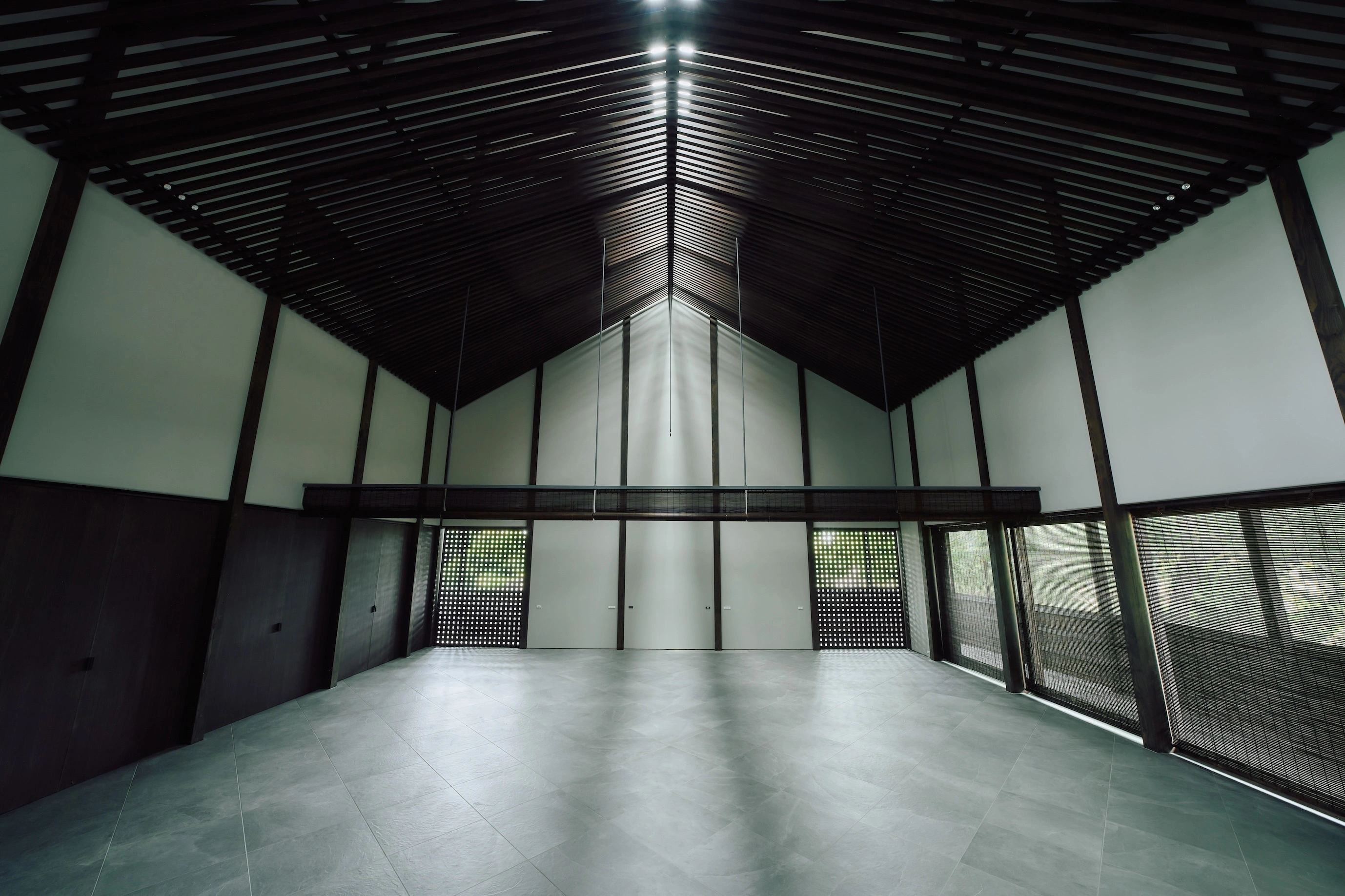 木造のHPシェル曲面屋根の設計事例。有限要素法解析（FEM解析）を用いて設計しています。