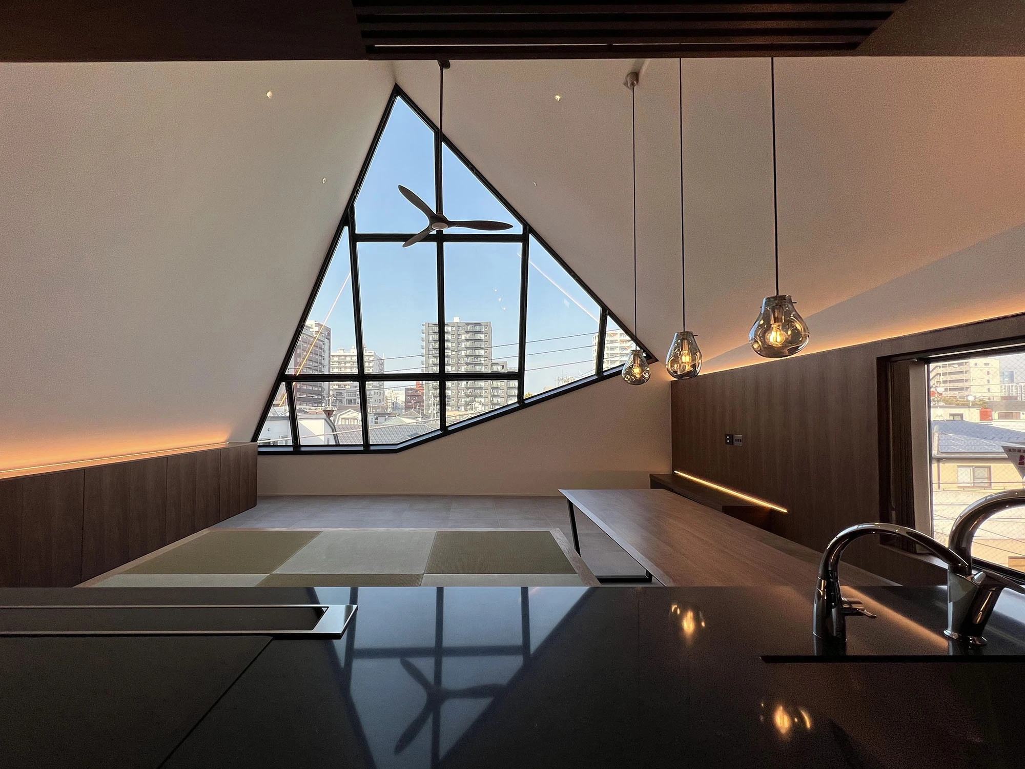 Anguler House　木造トラスフレームより開放的な空間を実現した住居