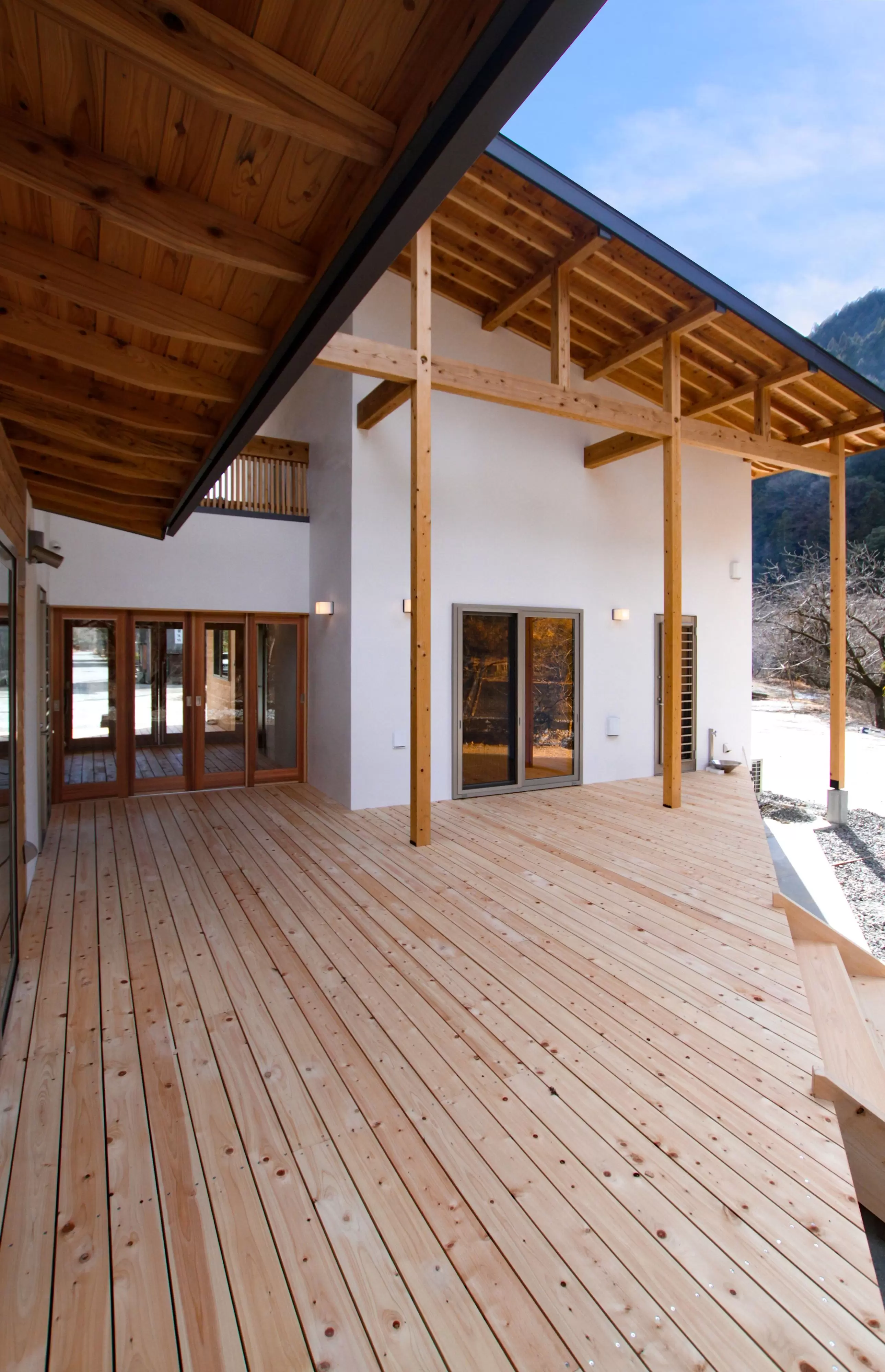 グループ会社の丸志木材はS28年創業し、天竜で山を所有し山林の育成から木材の加工流通までを行ってます