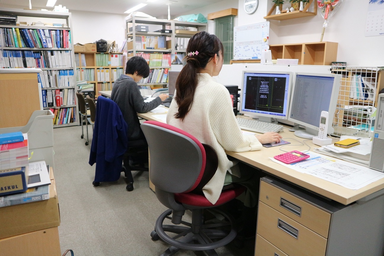 チームで設計を進めています。
